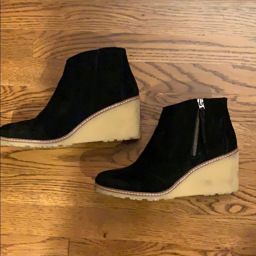 Toms Avery boots size 10
